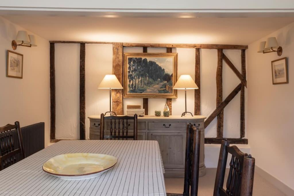 Cosy Cottage With Beautiful Garden, Hottub & Sauna Marden  Luaran gambar