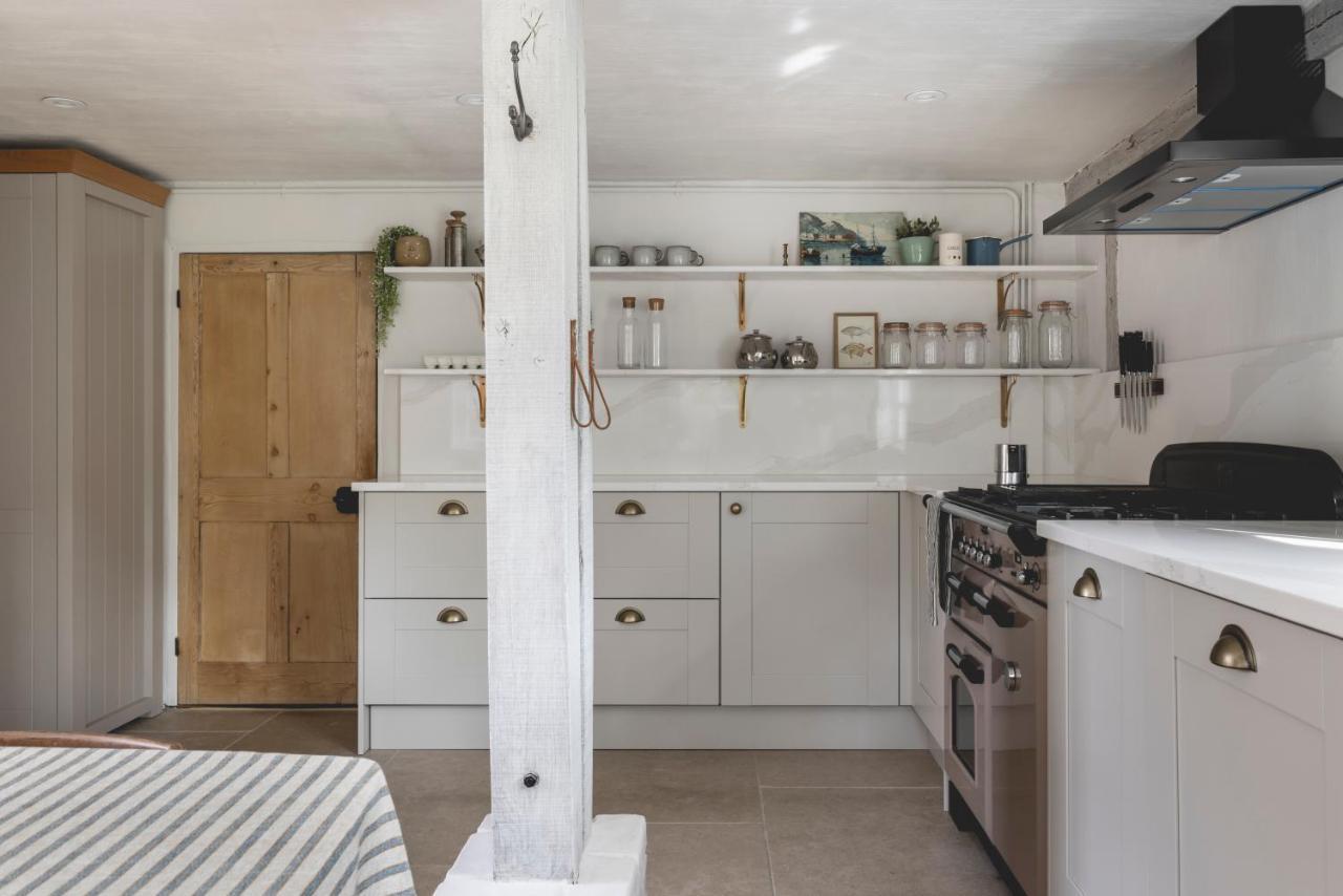 Cosy Cottage With Beautiful Garden, Hottub & Sauna Marden  Luaran gambar