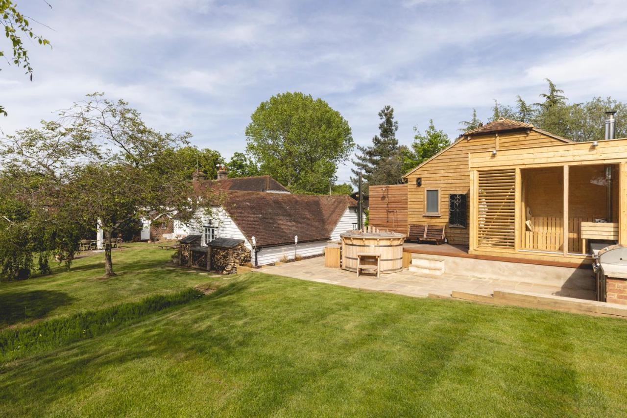 Cosy Cottage With Beautiful Garden, Hottub & Sauna Marden  Luaran gambar